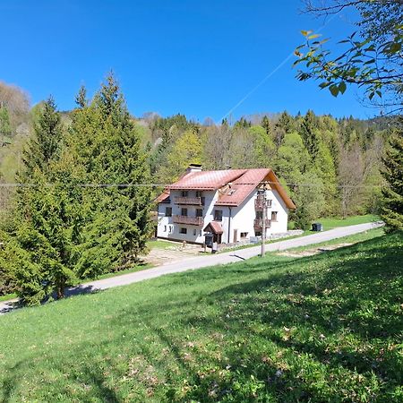 Penzion Zázrifka Zazriva Exterior foto