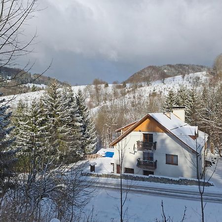 Penzion Zázrifka Zazriva Exterior foto