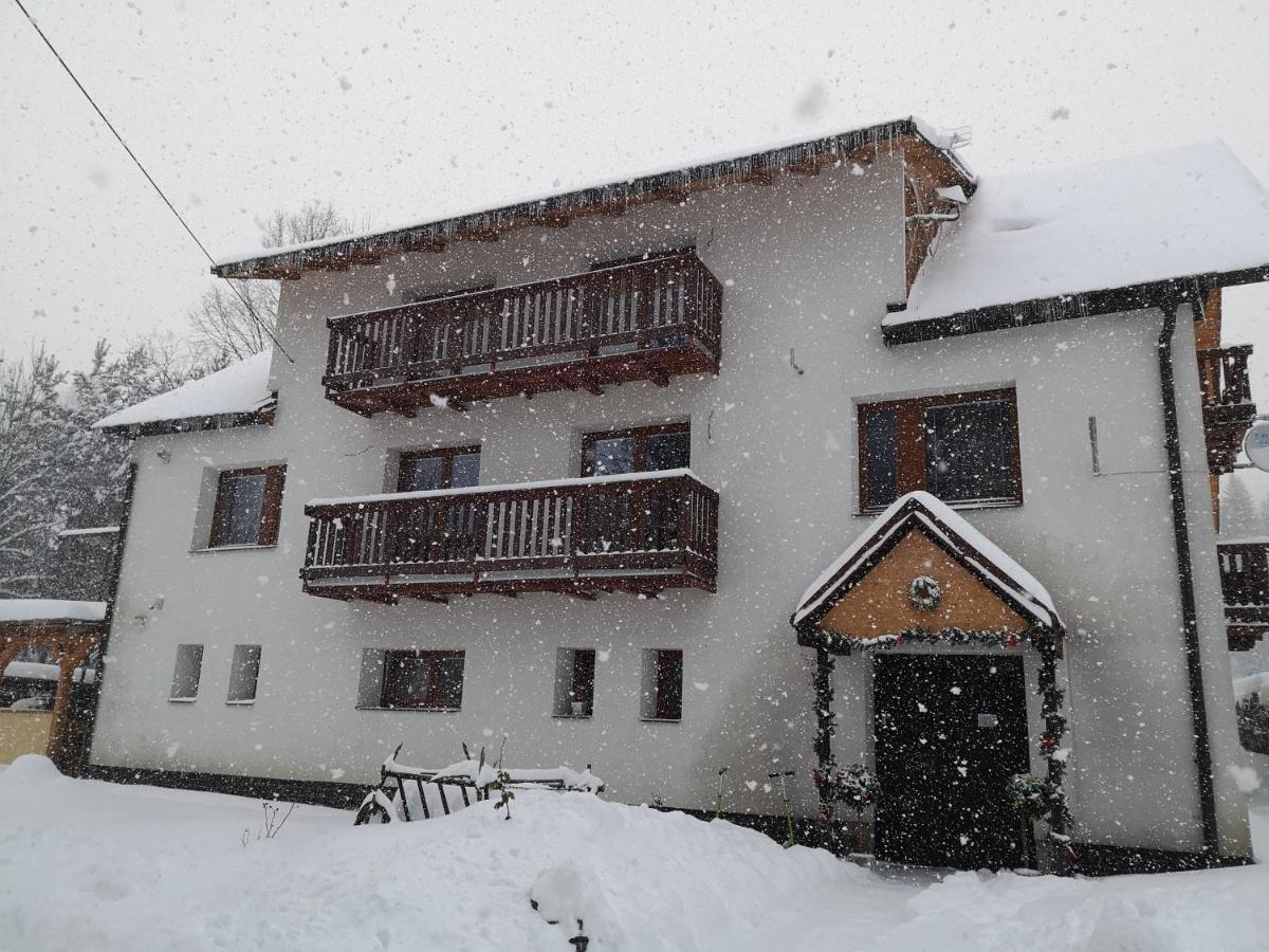 Penzion Zázrifka Zazriva Exterior foto