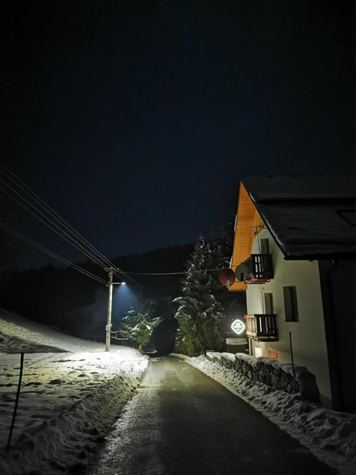Penzion Zázrifka Zazriva Exterior foto